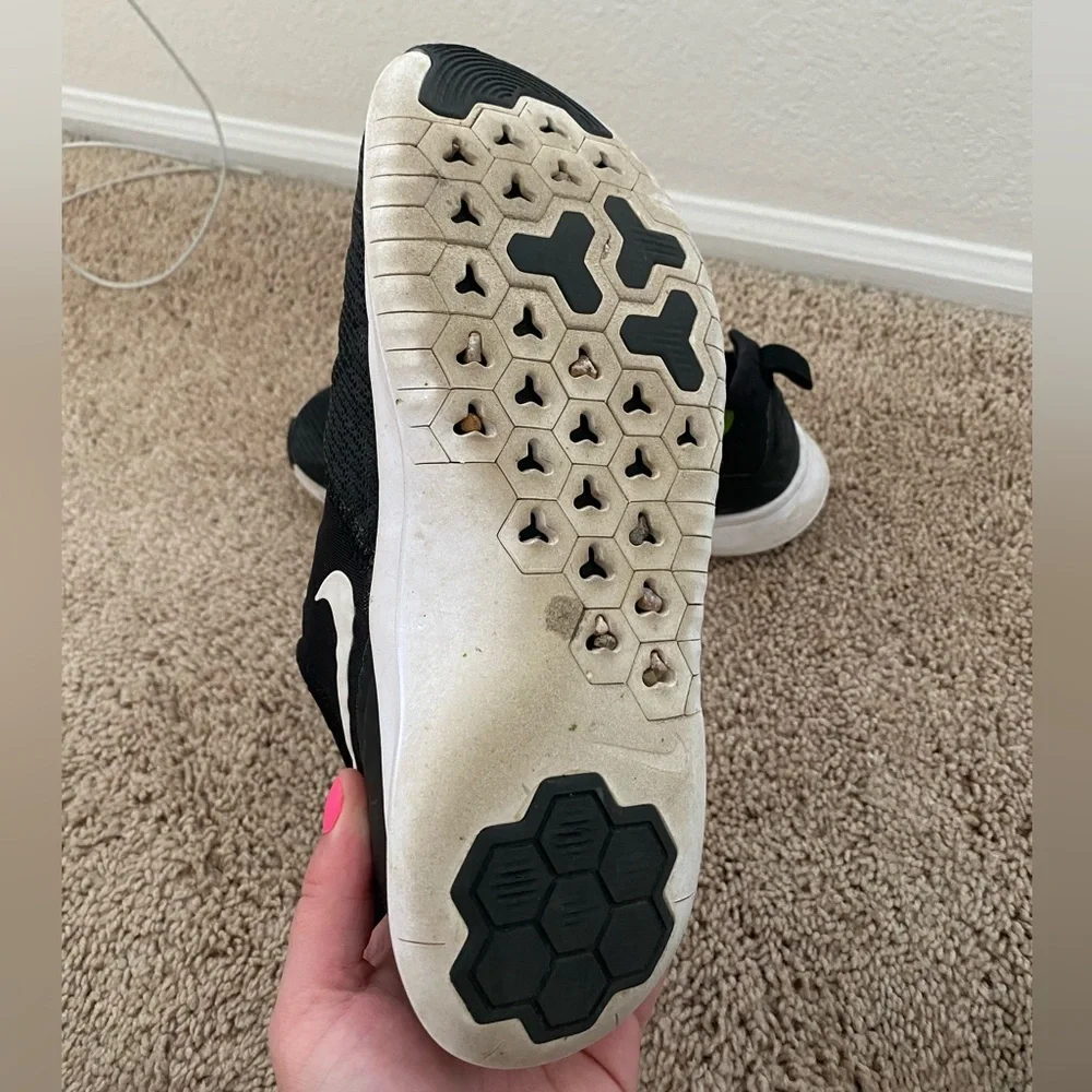 Nike Shoes - Picture 3 of 4